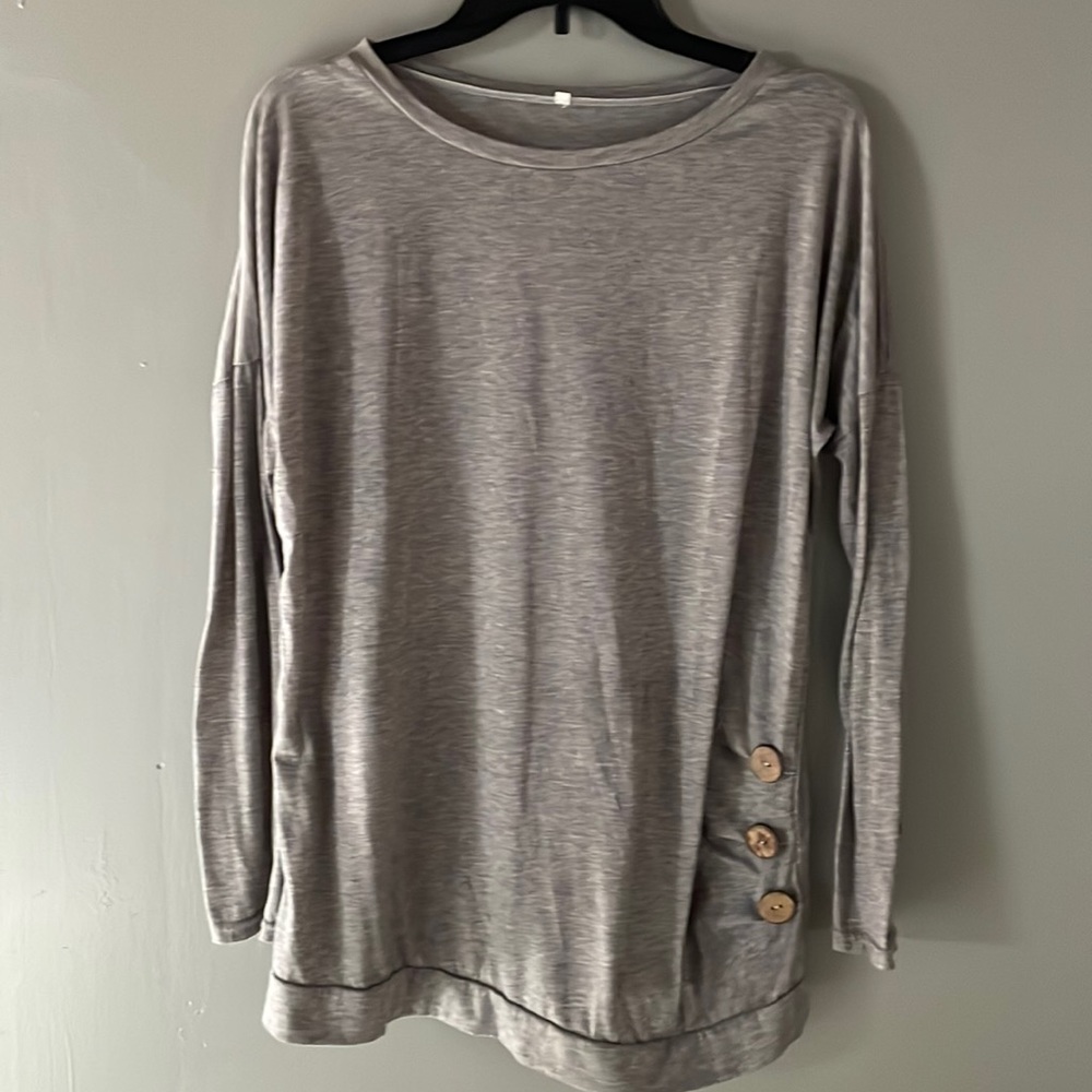 5/$15 Long sleeve shirt